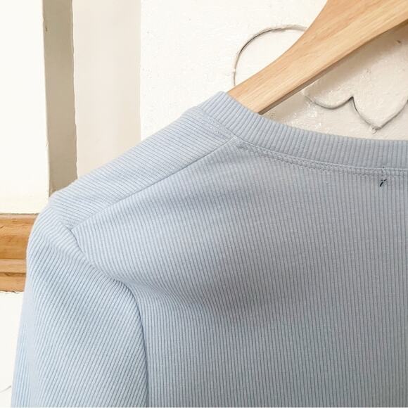 7 For All Mankind Light Blue Long Sleeve V-Neck Women's Bodysuit Size M - Picture 6 of 8